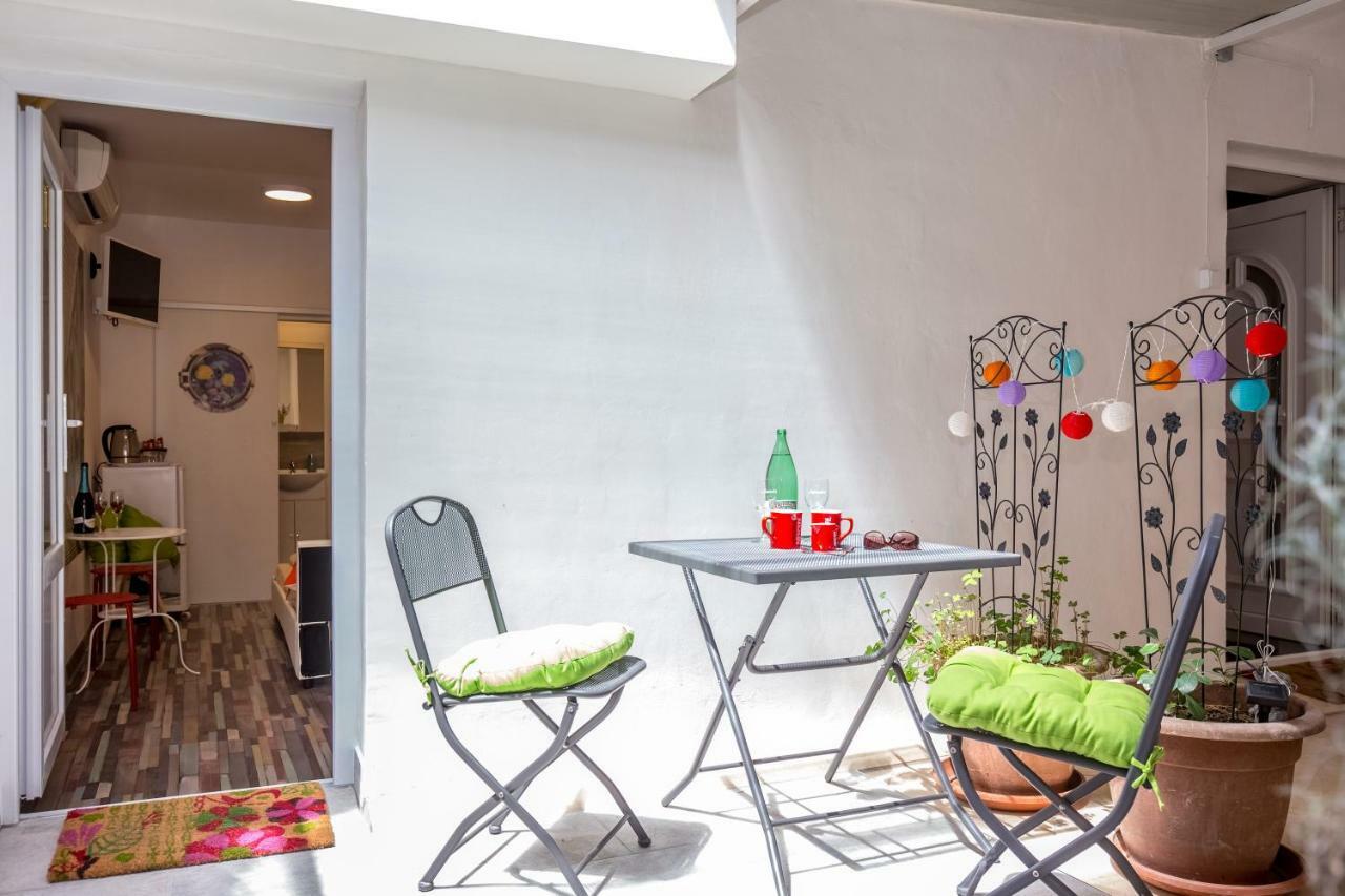 Center Rooms With Terrace 리예카 외부 사진