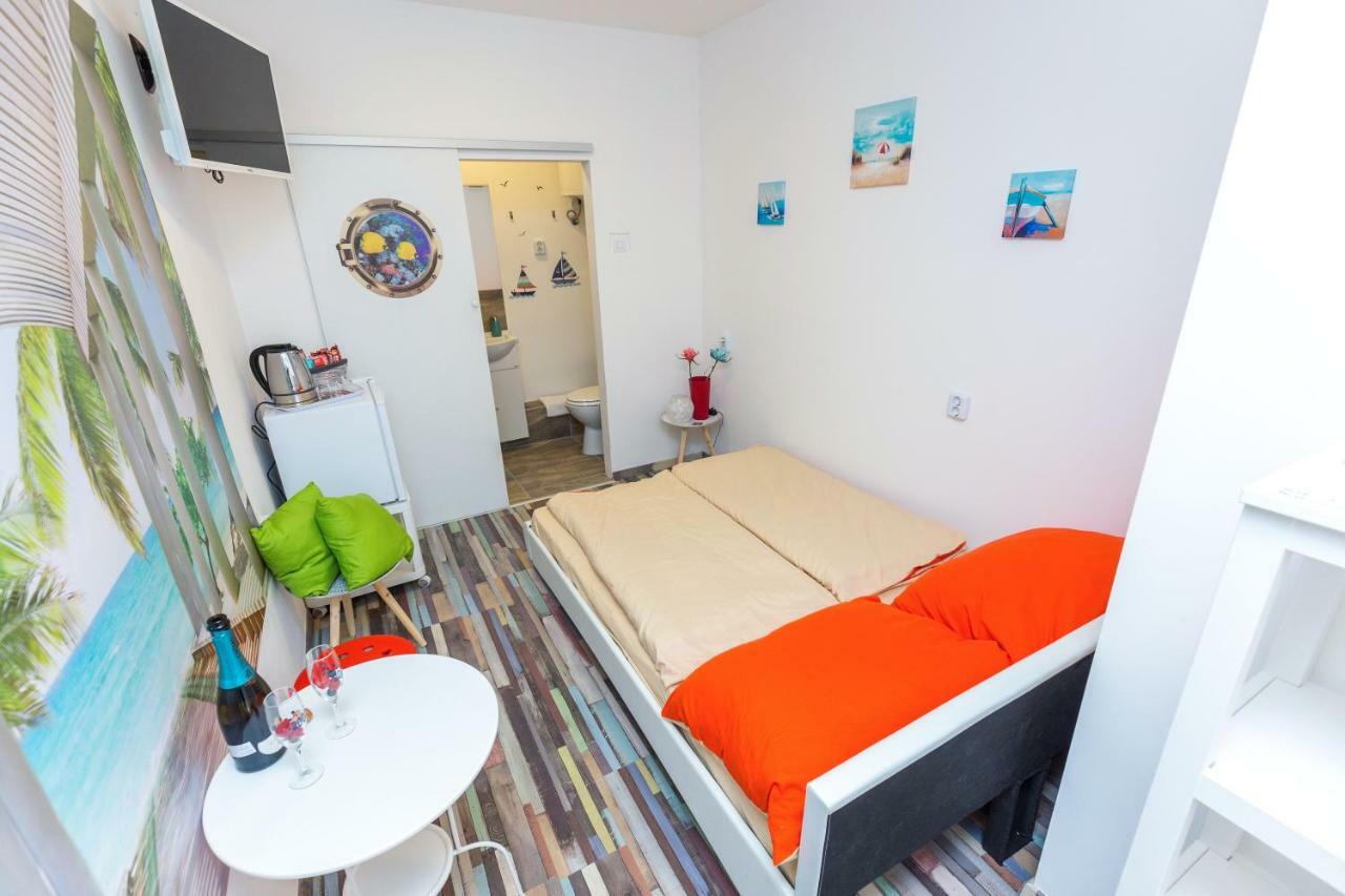 Center Rooms With Terrace 리예카 외부 사진